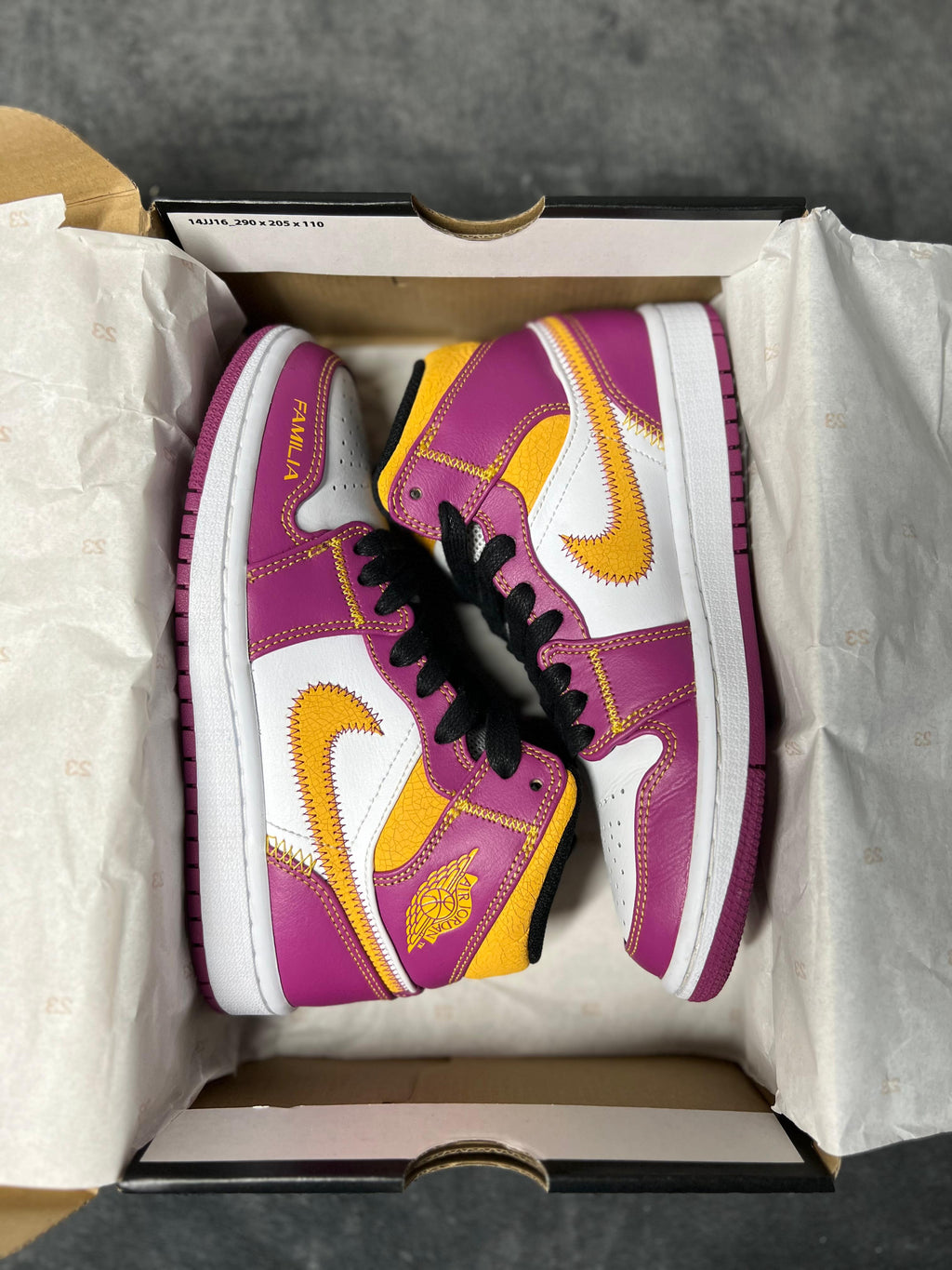 Jordan 1 Mid Day of Death (4.5 US - 23.5 MX)