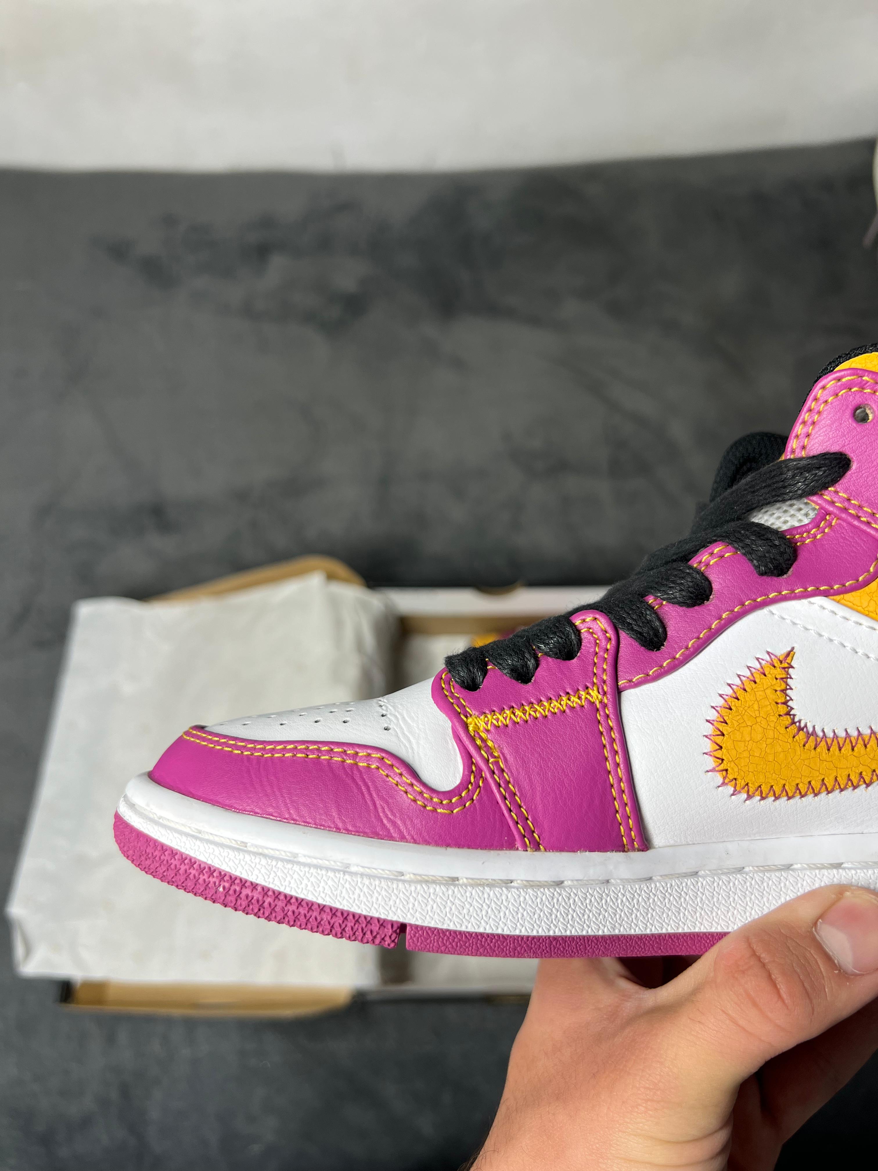 Jordan 1 Mid Day of Death (4.5 US - 23.5 MX)