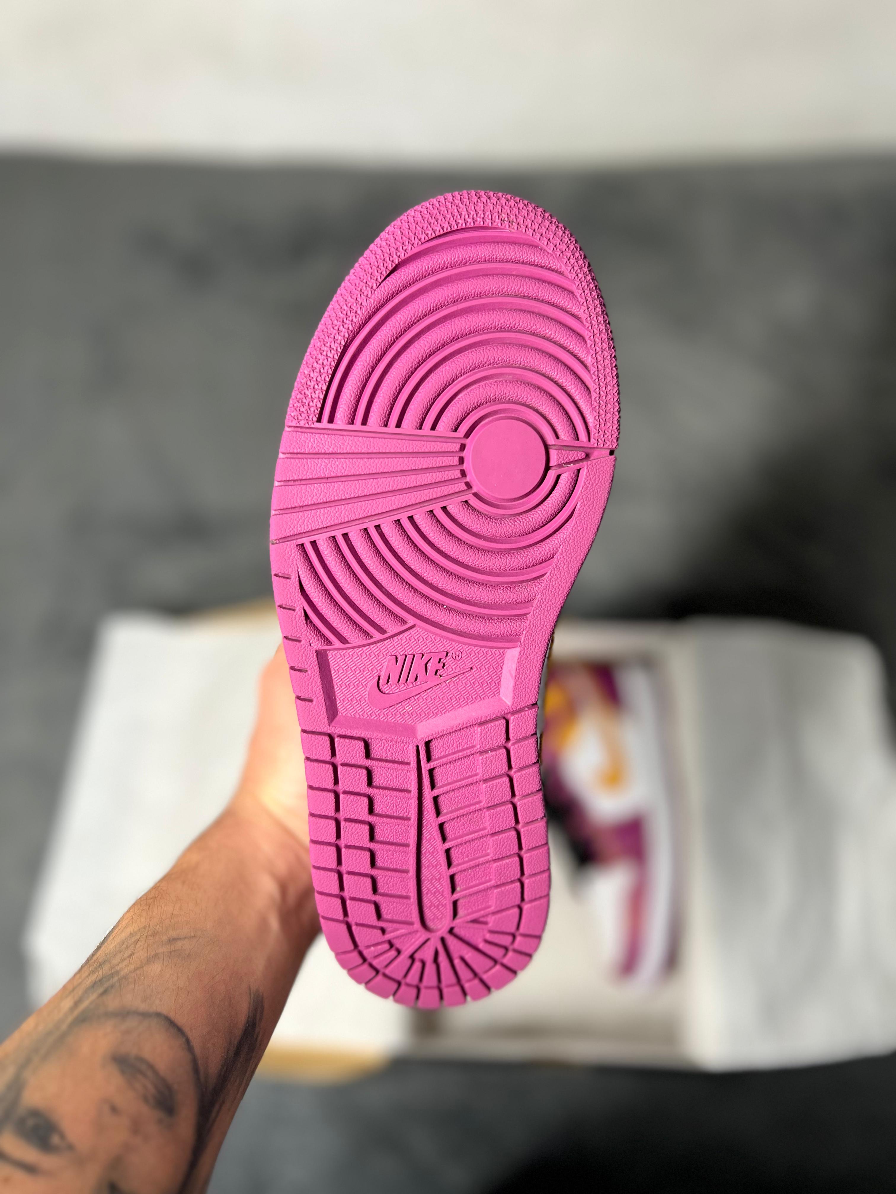 Jordan 1 Mid Day of Death (4.5 US - 23.5 MX)