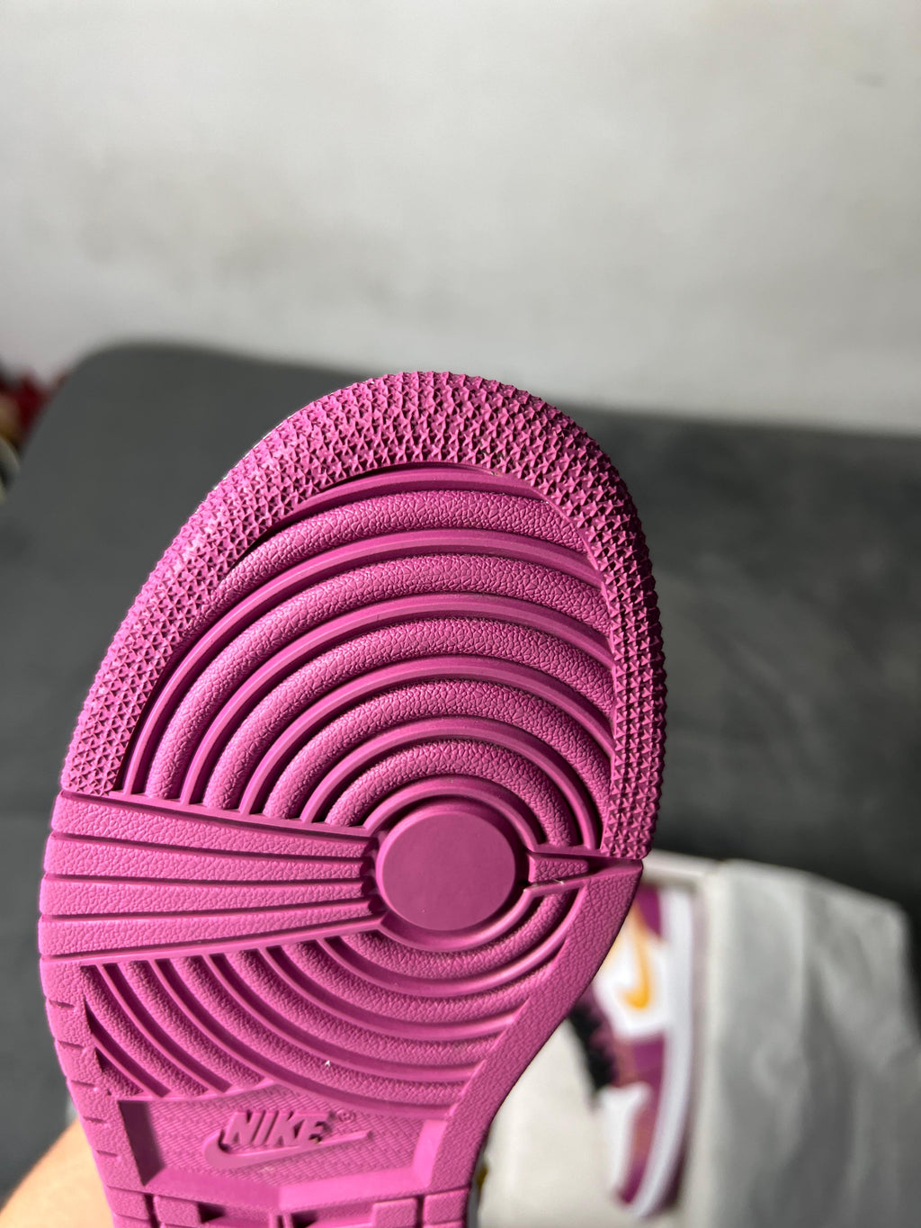 Jordan 1 Mid Day of Death (4.5 US - 23.5 MX)