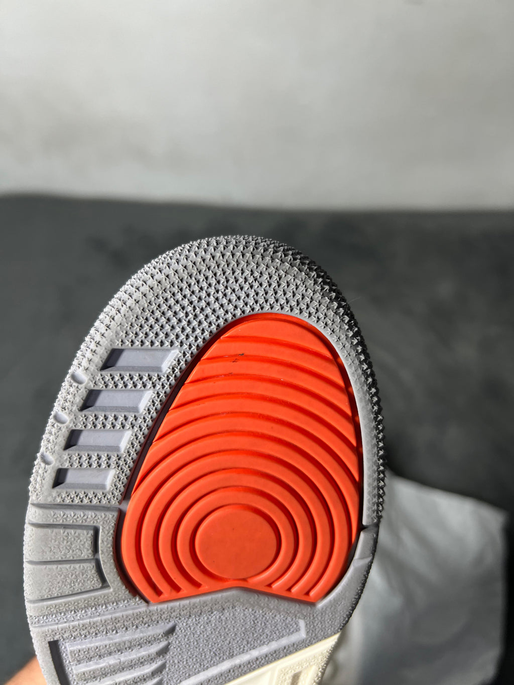 Jordan 3 Retro Georgia Peach (6 US - 23 MX)
