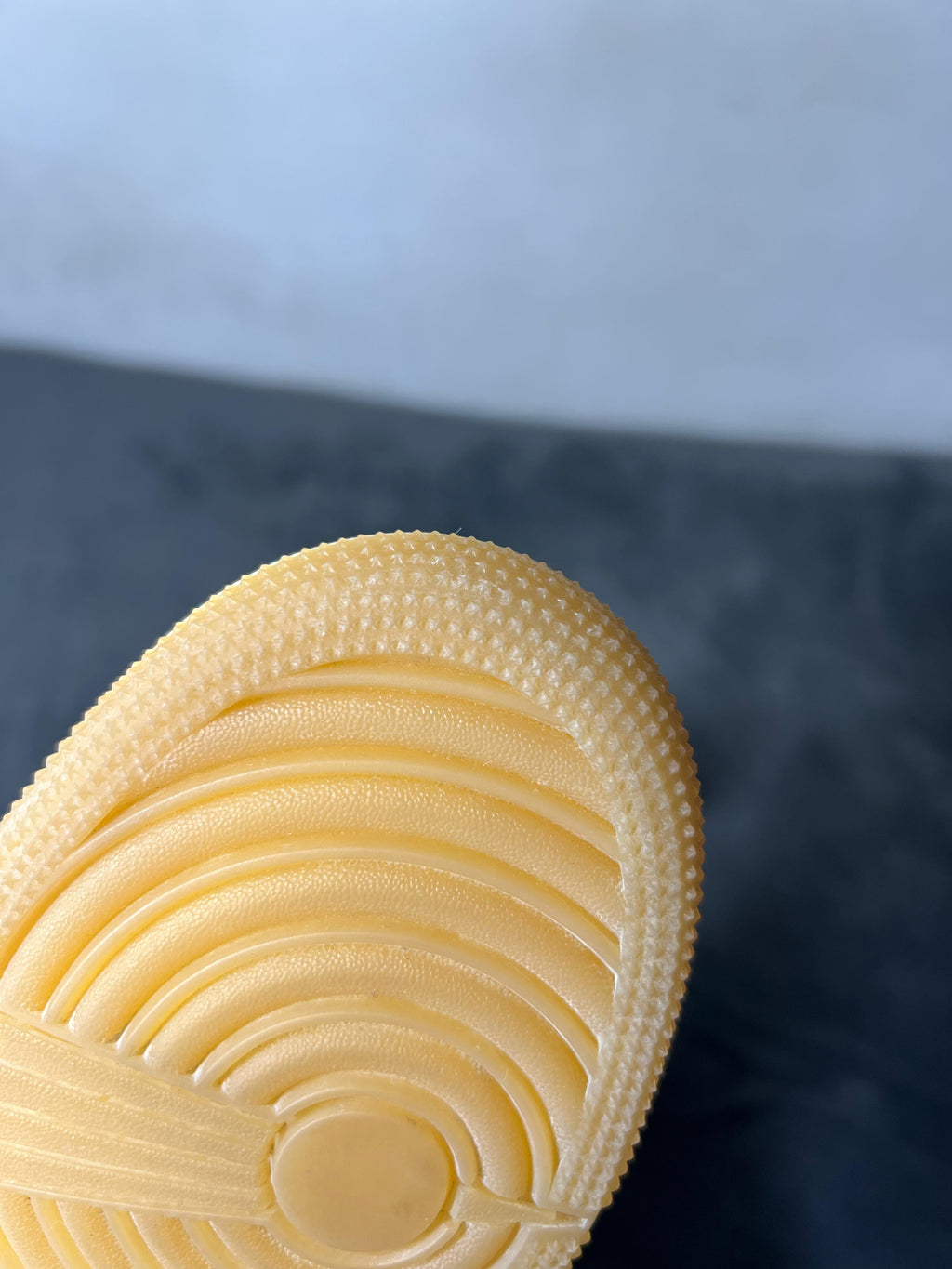 Jordan 1 Retro High OG Black & Gold (6.5 US - 24.5 MX) (No Box)