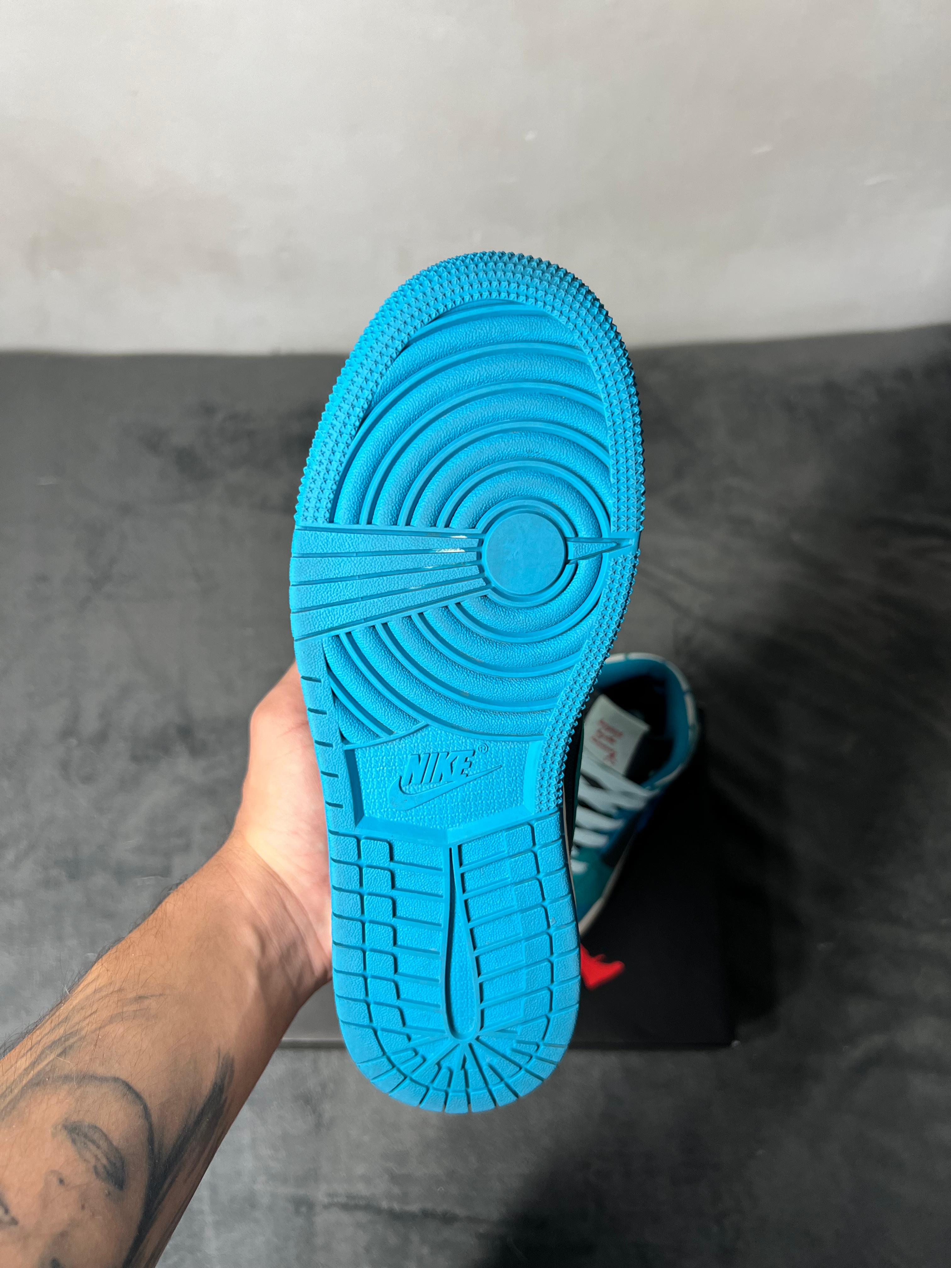 Jordan 1 Mid Glacier Blue