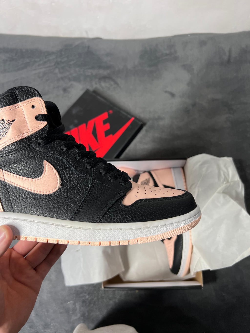 Jordan 1 Retro High Crimson Tint (9.5 US - 27.5 MX)