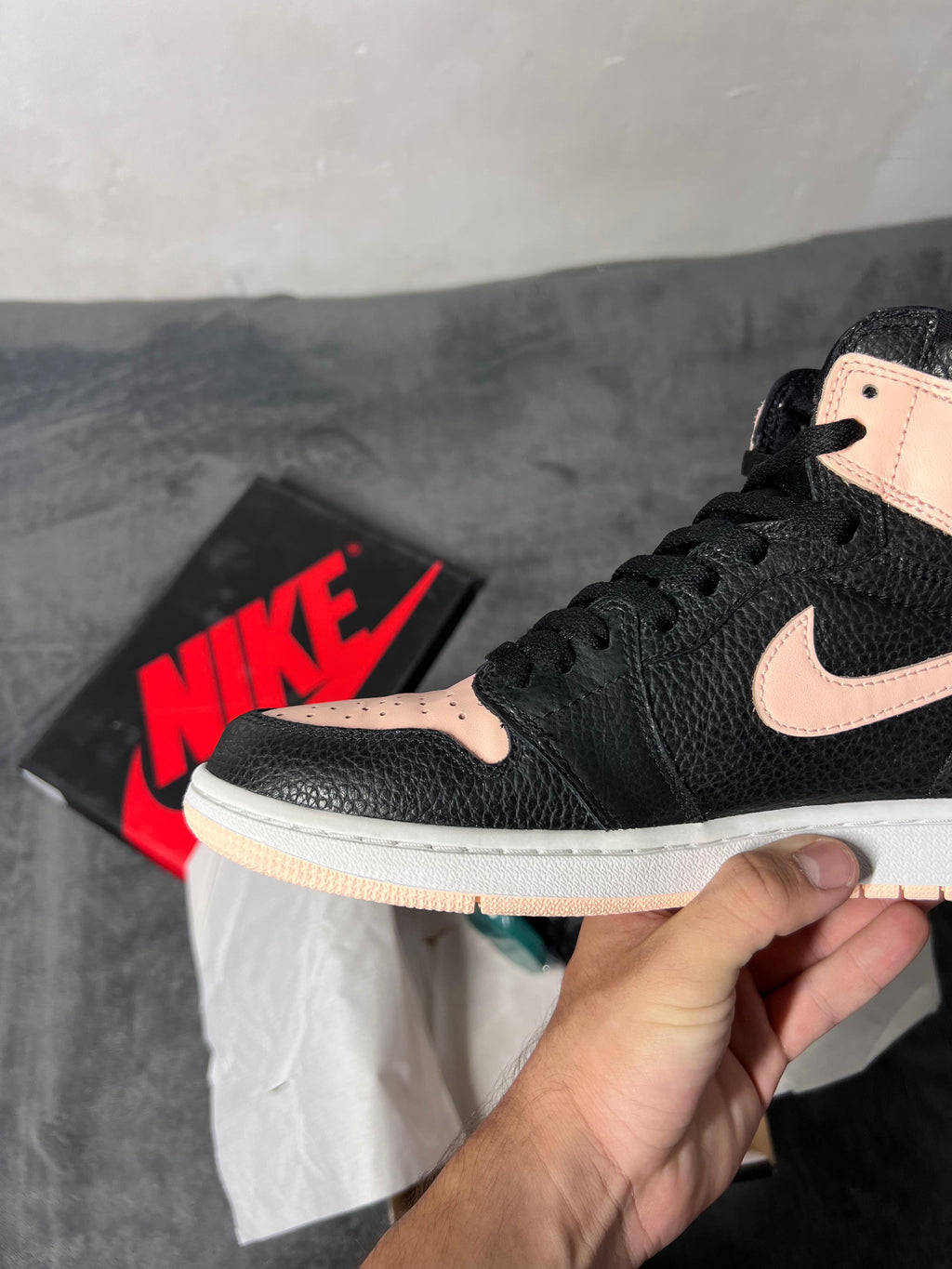 Jordan 1 Retro High Crimson Tint (9.5 US - 27.5 MX)