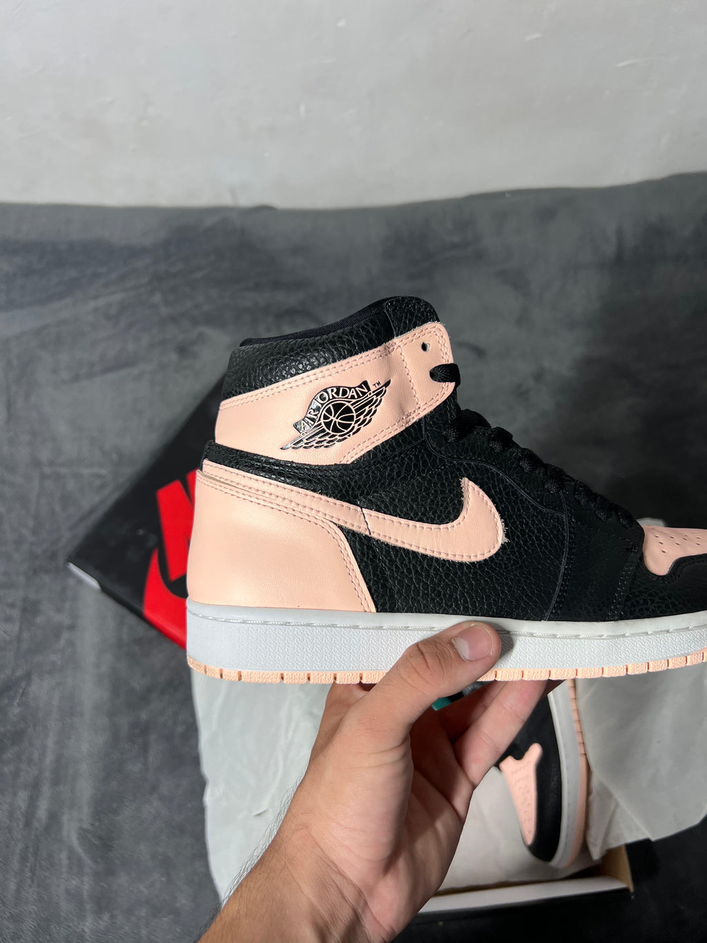 Jordan 1 Retro High Crimson Tint (9.5 US - 27.5 MX)